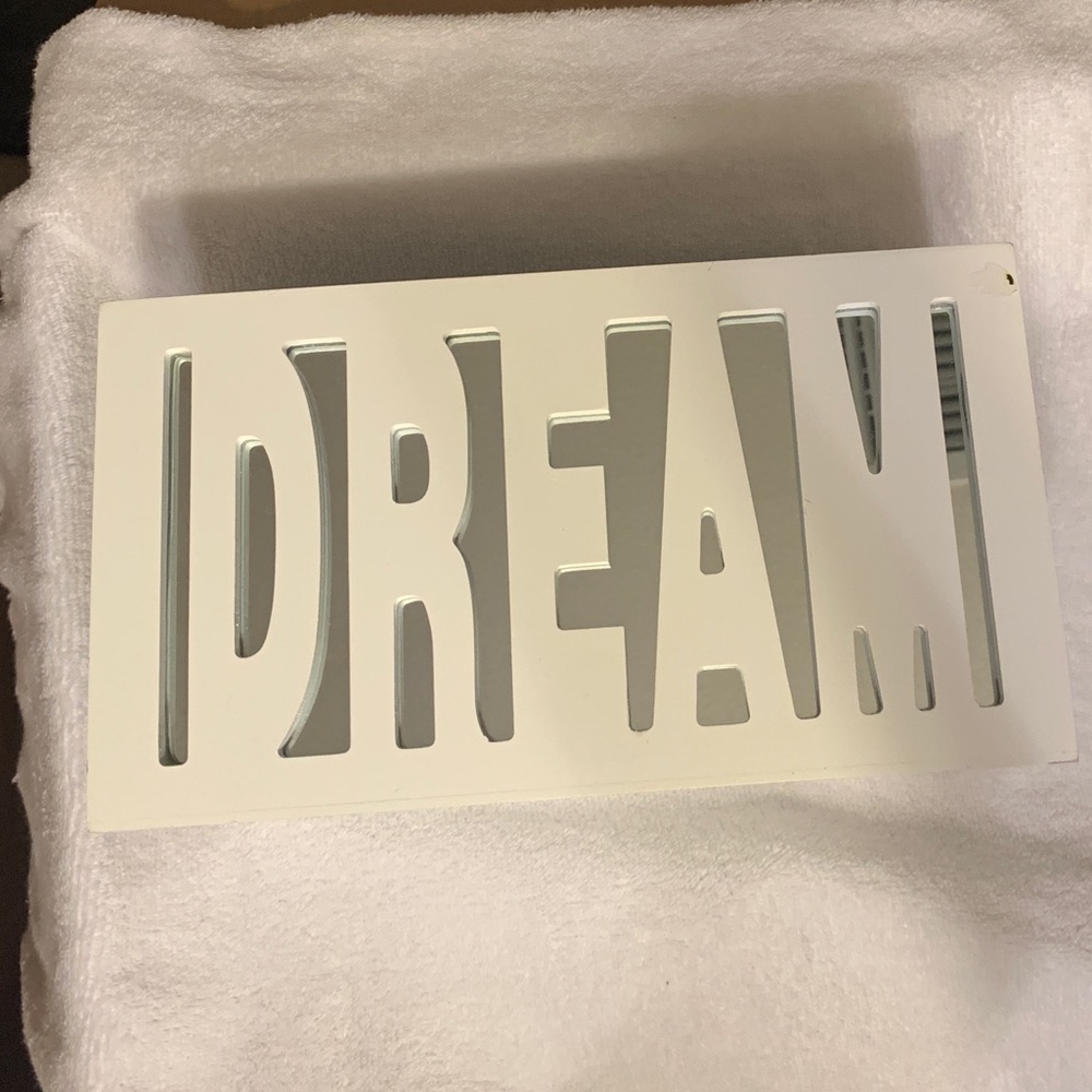 ‘DREAM’ Mirror Box
